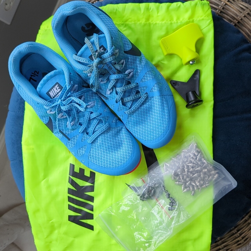 Women's Nike Sprinting Spikes size 7.5 blue